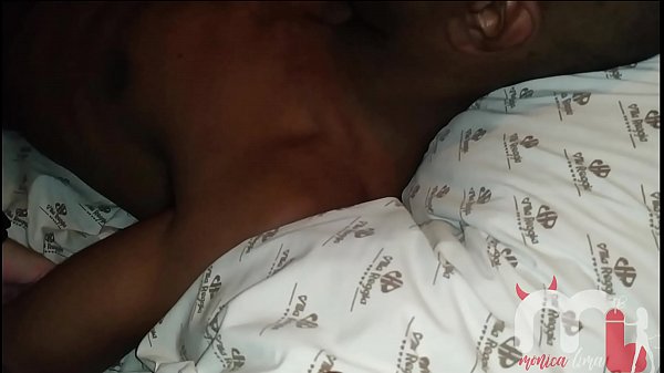 Fernandinha Fernandez me convida para foder com seu amigo do pau gigante.